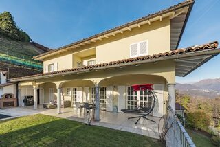 Semi-detached villa with magnificent panoramic view