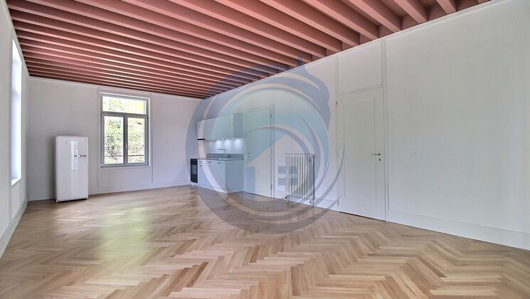 LOT N°6 : MAGNIFIQUE APPARTEMENT DE 2,5 PIÈCES LOT N°6 : MAGNIFIQUE APPARTEMENT DE 2,5 PIÈCES