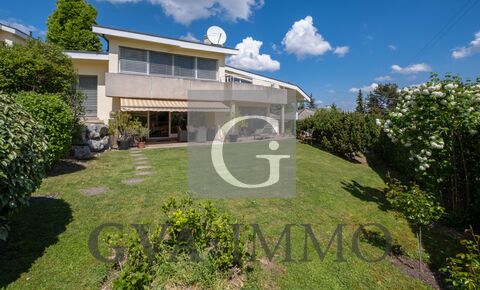 Superb contemporary house in a quiet area with a beautiful open view