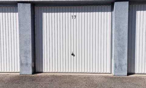 Joined garage CH-2800 Delémont, Route de Porrentruy 2