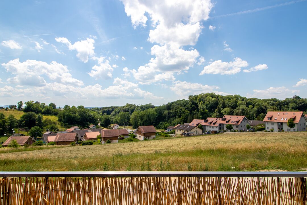 Projet immobilier à Valeyres avec 2 maisons construites, l'extérieur