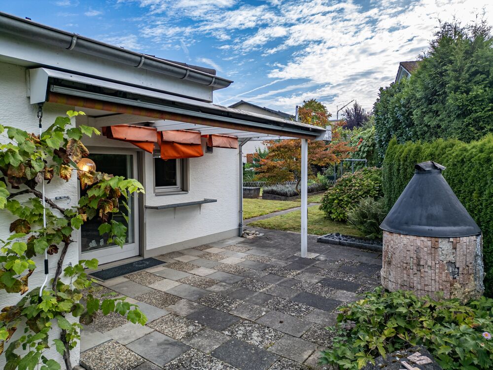 Grosszügiges Einfamilienhaus mit Gartenparadies