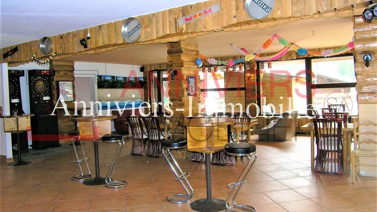 Bar - restaurant avec terrasse dans le centre de Grimentz - 0004