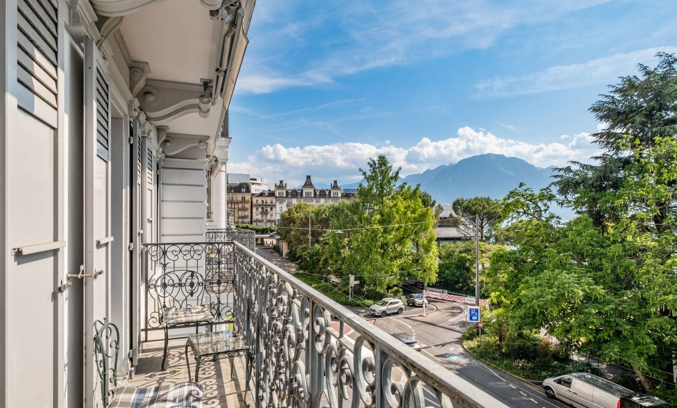 Just a stone's throw from the lake!  Luxurious flat, heart of Montreux