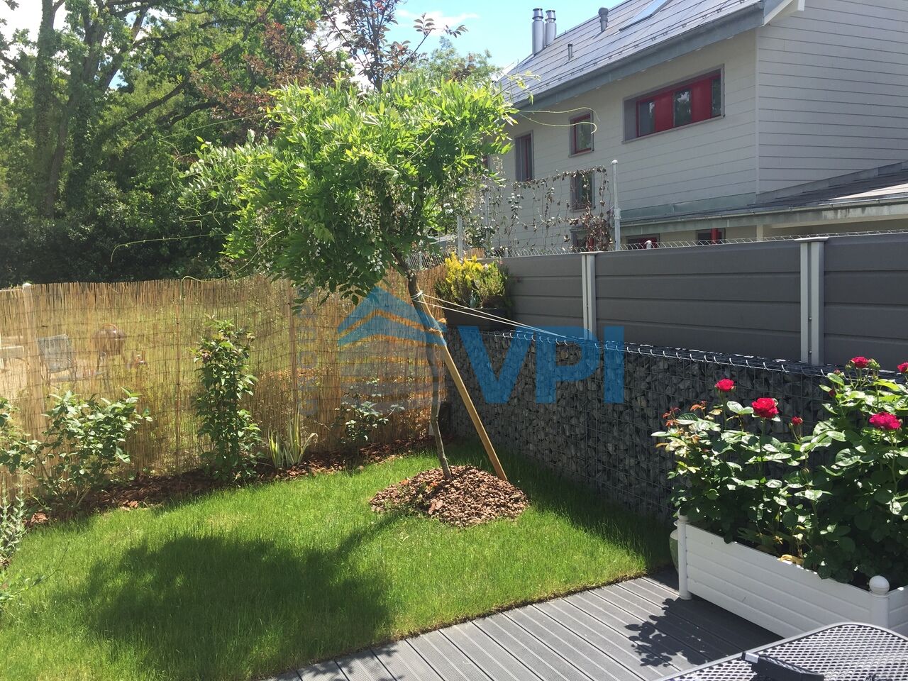 Dans un quartier résidentiel