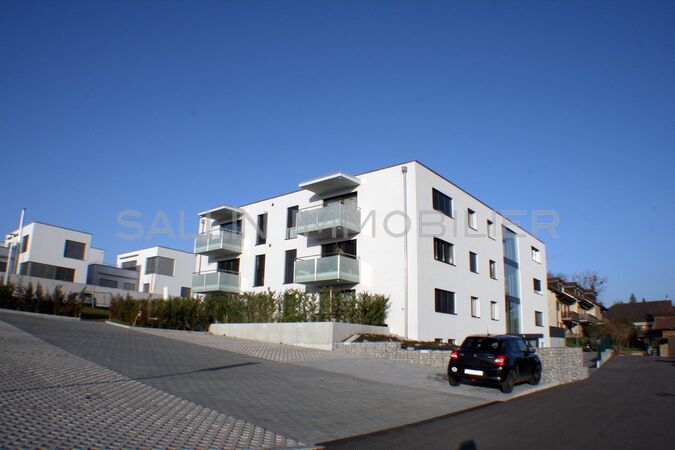Bel appartement de standing de
3½ pces d'env. 100 m² + pl. parc int.