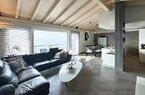 Moderna e luminosa villa mono-bifamiliare con splendida vista aperta