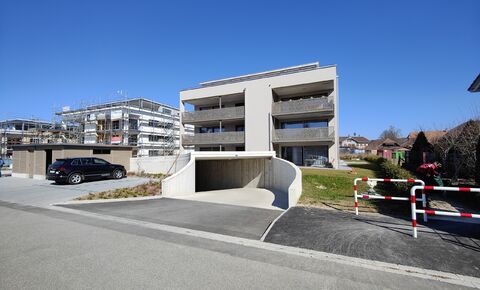 Erstbezug! Grosszügig, praktisch, schön!