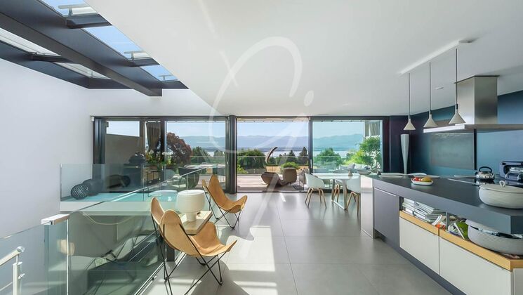 Maisonette-Wohnung CH-1246 Corsier GE