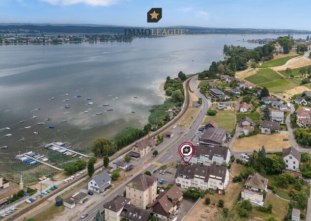 Ein Zuhause für Menschen mit hohen Ansprüchen, die grosszügiges Wohnen, hochwertige Ausstattung und die unmittelbare Nähe zum See zu schätzen wissen. Hier verbinden sich Erholung, Natur und exklusiver Wohnkomfort zu einem ganz besonderen Lebensgefühl.