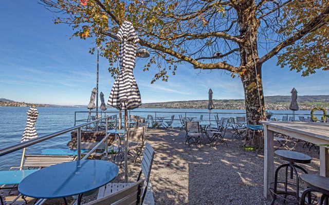 Hochwertig ausgebaute Eigentumswohnung über dem Zürichsee