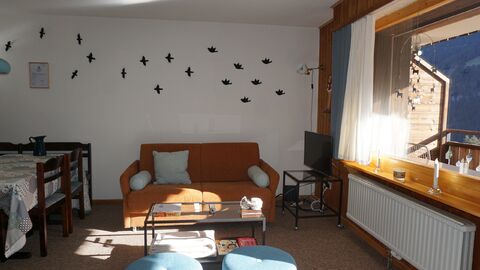 joli studio pour LOCATION ANNUELLE dès 1.4.2023, pour 2 personnes,