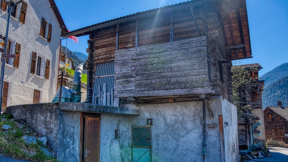 Old barn Niouc - Building