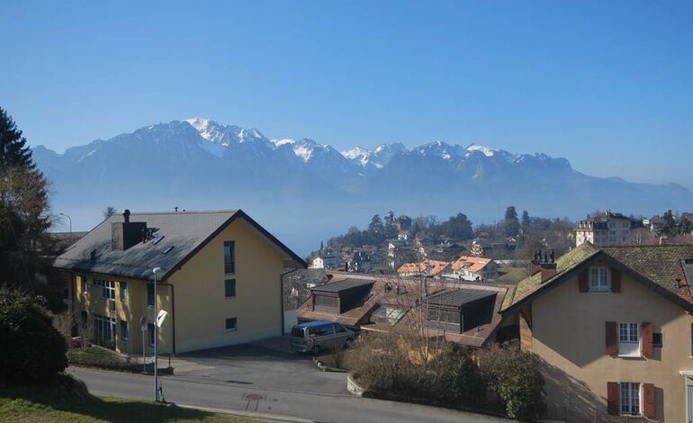 Villa contiguë de construction récente avec joli dégagement sur le lac