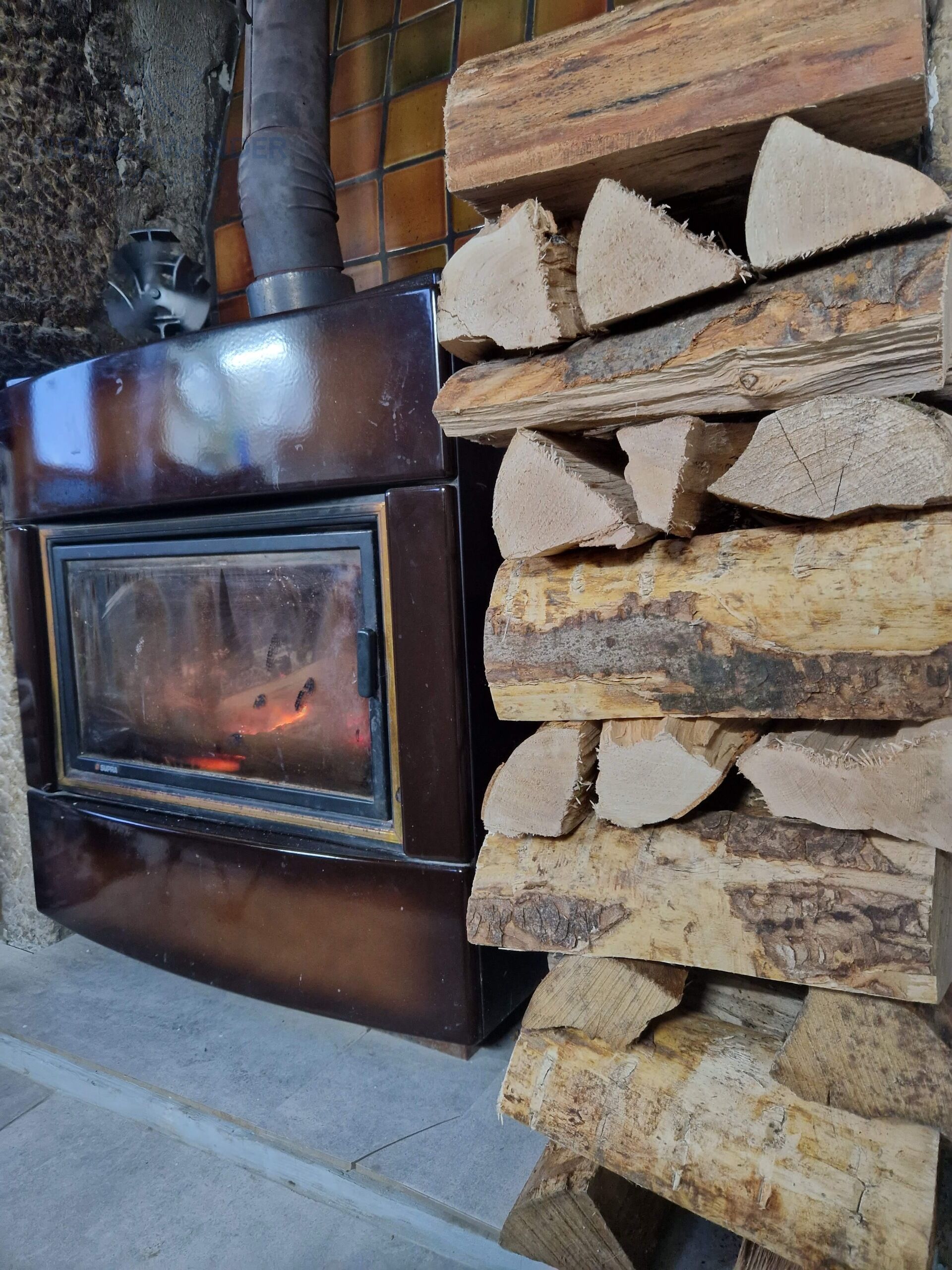 poêle à bois côté cuisine