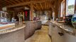 Gryon Immo propose un luxueux chalet de 6 pièces tout en bois de chêne