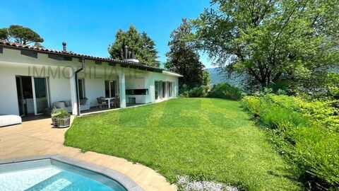Splendida villa con piscina in esclusiva tranquilla area residenziale