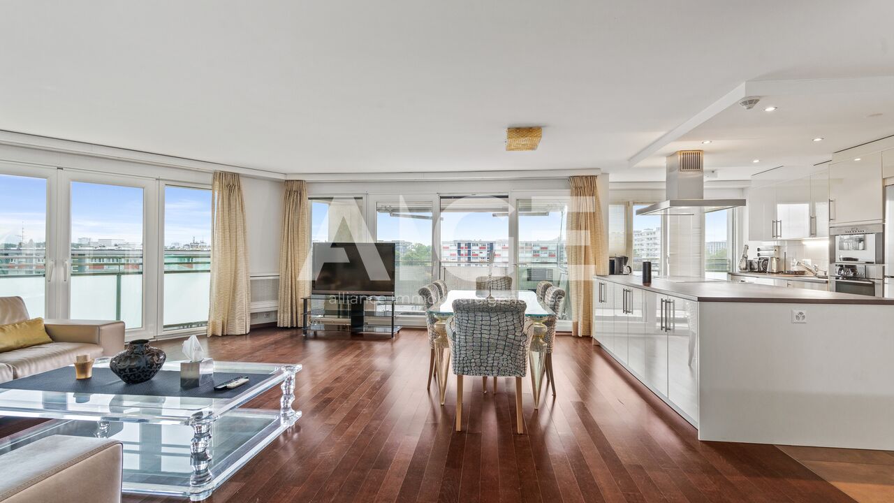 Magnificent attic duplex apartment