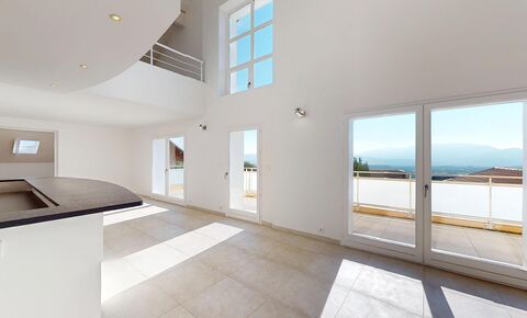 Atypical apartment - Surprising volumes - Close to Léman Express