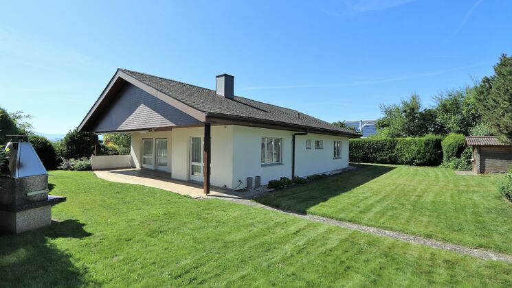 À vendre:
Villa élégante de 6 pces
Vue sur vielle ville et lac
