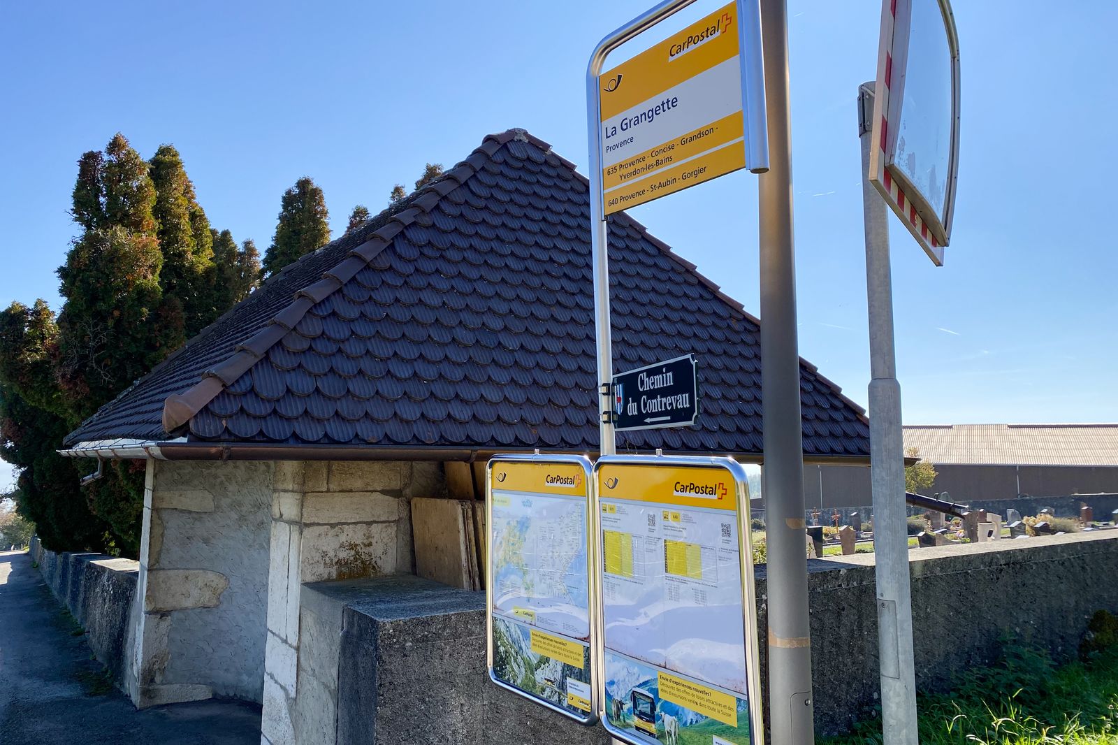 Projet immobilier à Provence avec villa à vendre, arrêt de bus de Provence