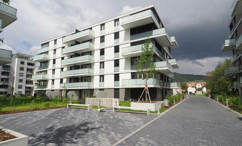 Nouvel appartement central et moderne dans un parc attrayant