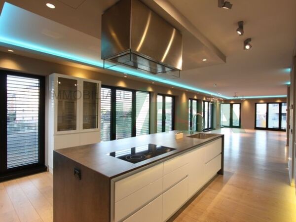 Elegant and prestigious 5.5-room city apartment in very good location