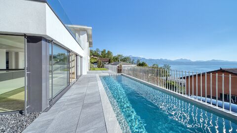 New panoramic villa, close to transport, quiet