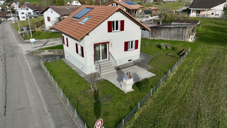 House CH-2828 Montsevelier, Chemin des Bois 2