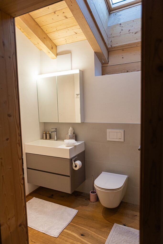 Badezimmer 2 (5 ½ Zi. Wohnung)