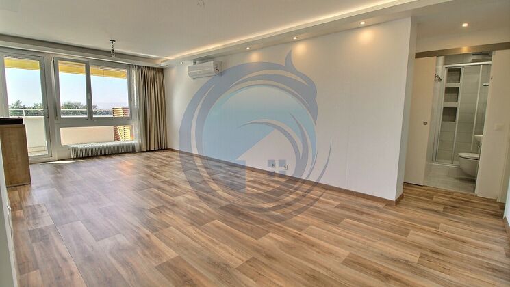 MAGNIFIQUE APPARTEMENT DE 4,5 PIÈCES AVEC BALCON