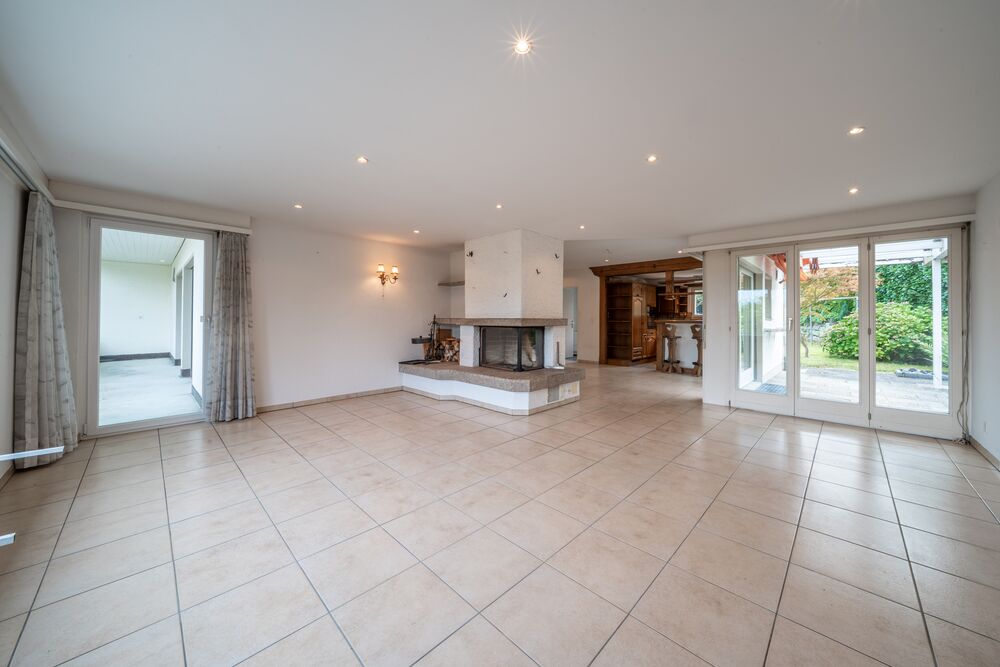 Grosszügiges Einfamilienhaus mit Gartenparadies