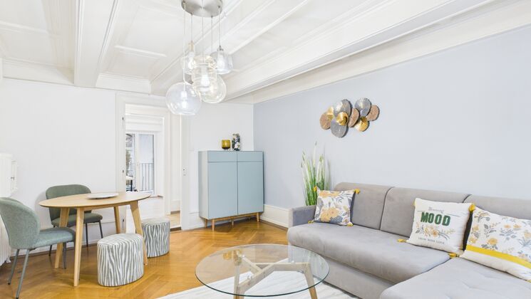 Furnished 2.5-room apartment in the heart of Delémont with balcony Furnished 2.5-room apartment in the heart of Delémont with balcony