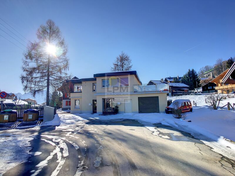 Nice house with rental workshop!