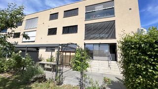 Appartement de standing de 5½ pces aménagé en 4½ pces avec 2 pl. int.