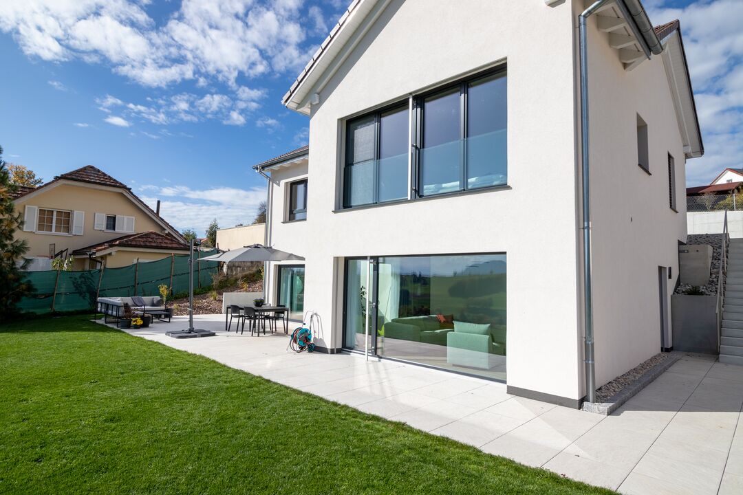 Projet immobilier aux Fiaugères avec 2 maisons construites, l'extérieur