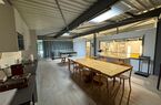Halle moderne avec surfaces de stockage et administratives
