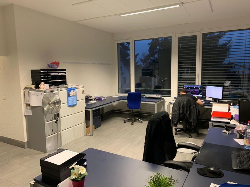 FOR RENT OFFICE / SHOWROOM / WORKSHOP SURFACES 165M2