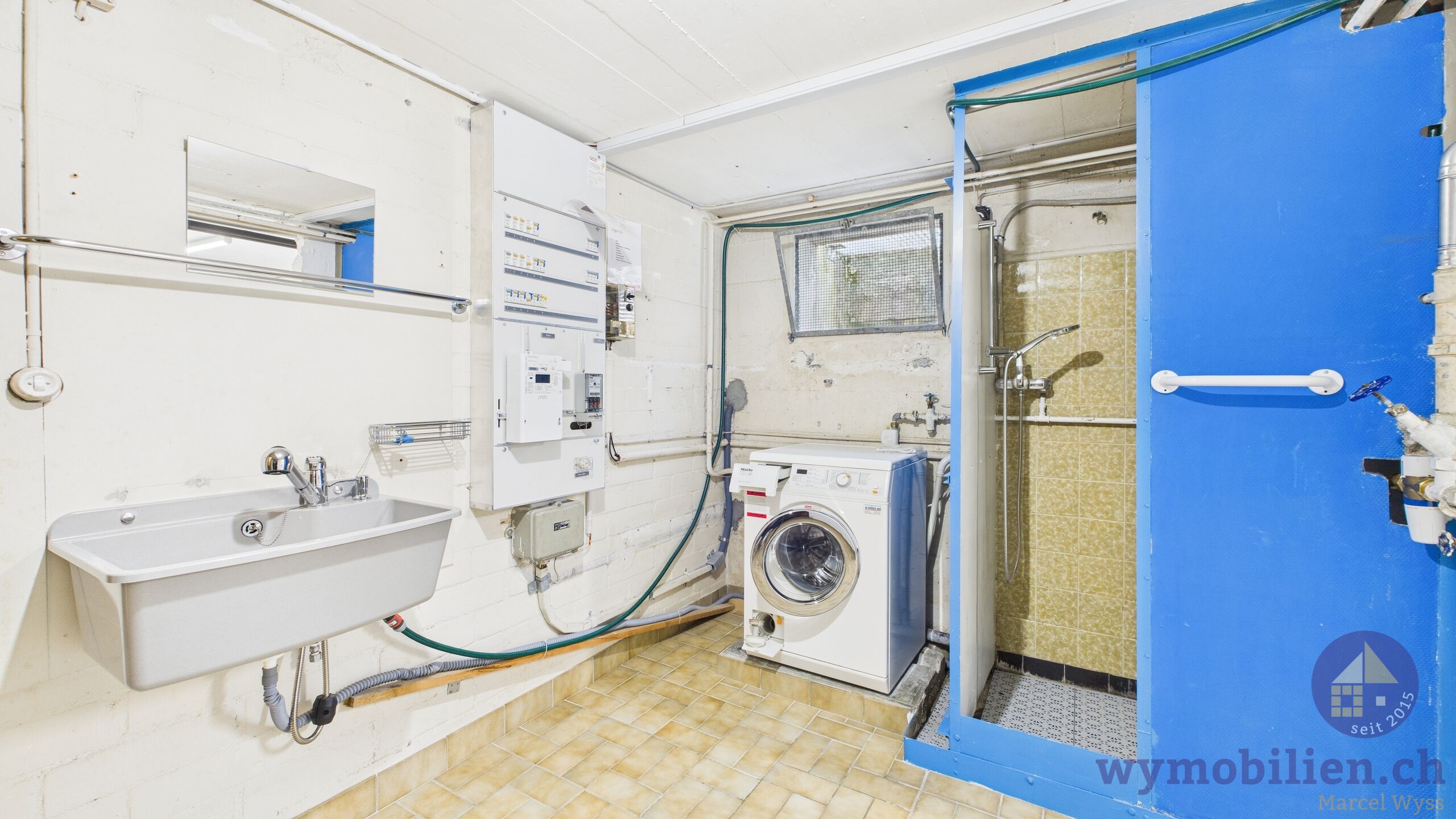 Waschküche und Dusche