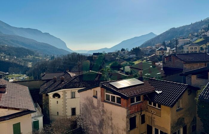 Traumhaftes Anwesen mit antikem Palazzo, rustikalem Haus und Garten
