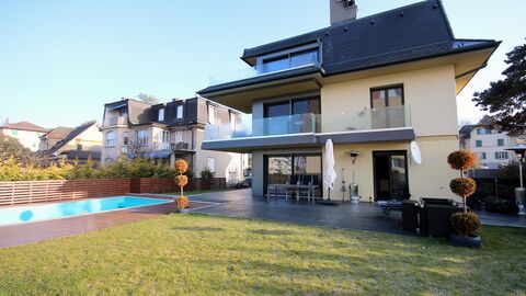 TRÈS BEL APPARTEMENT DE STANDING DE 4,5 PIÈCES AVEC ASCENSEUR PRIVATIF