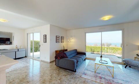 Villa with Lake Geneva view