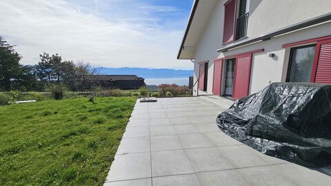 Splendide villa mitoyenne de 5,5 pièces avec vue sur le lac !