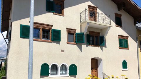 Renovated house CH-7126 Castrisch