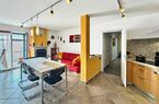 Moderna e luminosa villa mono-bifamiliare con splendida vista aperta