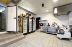RESTAURANT/LOCAL COMMERCIAL D'ENV. 418 M2 
SITUE SUR LE BD DE PEROLLES