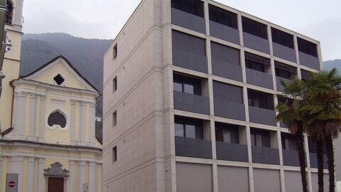 Affittasi attico di 3.5 locali, con balcone e vista lago