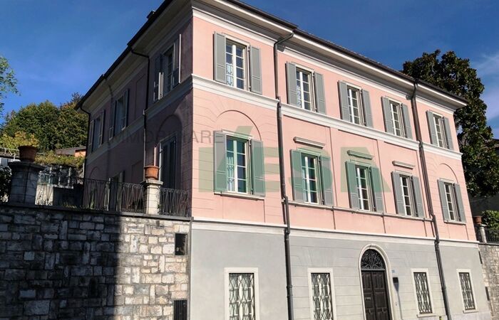 Wunderbare, grosse Villa des 19. Jahrhunderts mit herrlichen Details