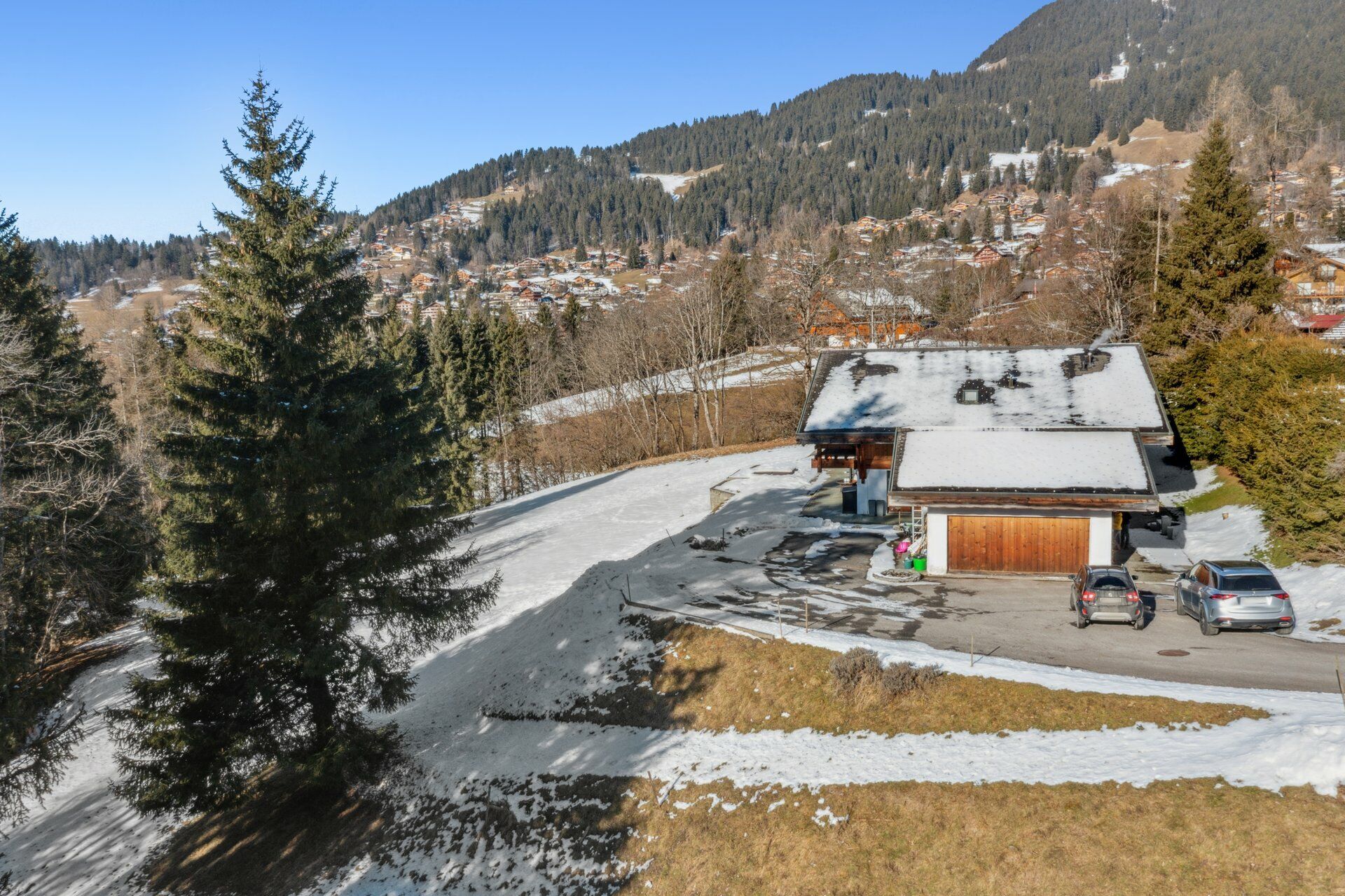Chalet & Garagen