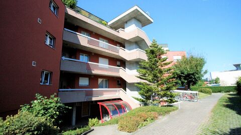 Gepflegte 2.5-Zimmerwohnung im
2. Stock mit Lift - zentrale Lage